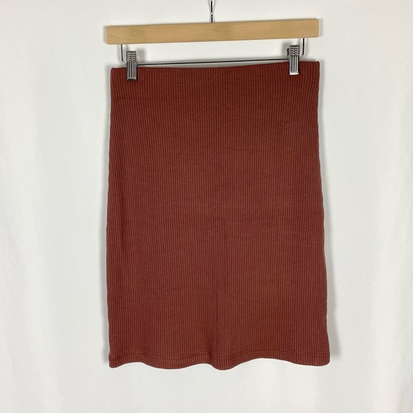 Aritzia Wilfred Janine Altered Midi Ribbed Skirt Size Medium - Picture 4 of 4